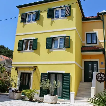 In With Balcony, Air Conditioning, Wifi, Washing Machine Skradin