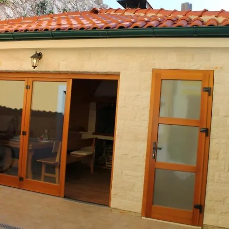 In With Balcony, Air Conditioning, Wifi, Washing Machine Skradin
