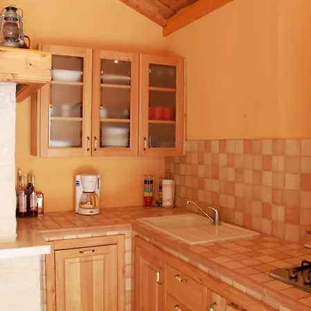 In With Balcony, Air Conditioning, Wifi, Washing Machine Guest house Skradin