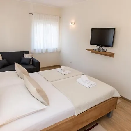 In With Balcony, Air Conditioning, Wifi, Washing Machine * Skradin